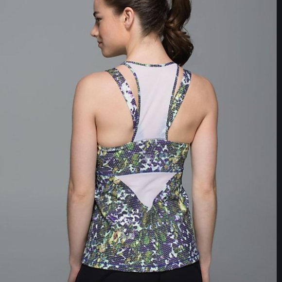 Lululemon Running in the City Tank - Picture 2 of 5